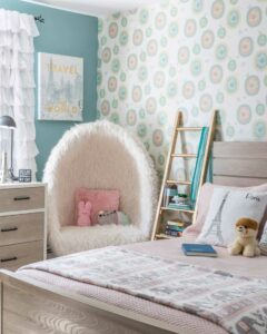 wallpaper accent in girl's bedroom